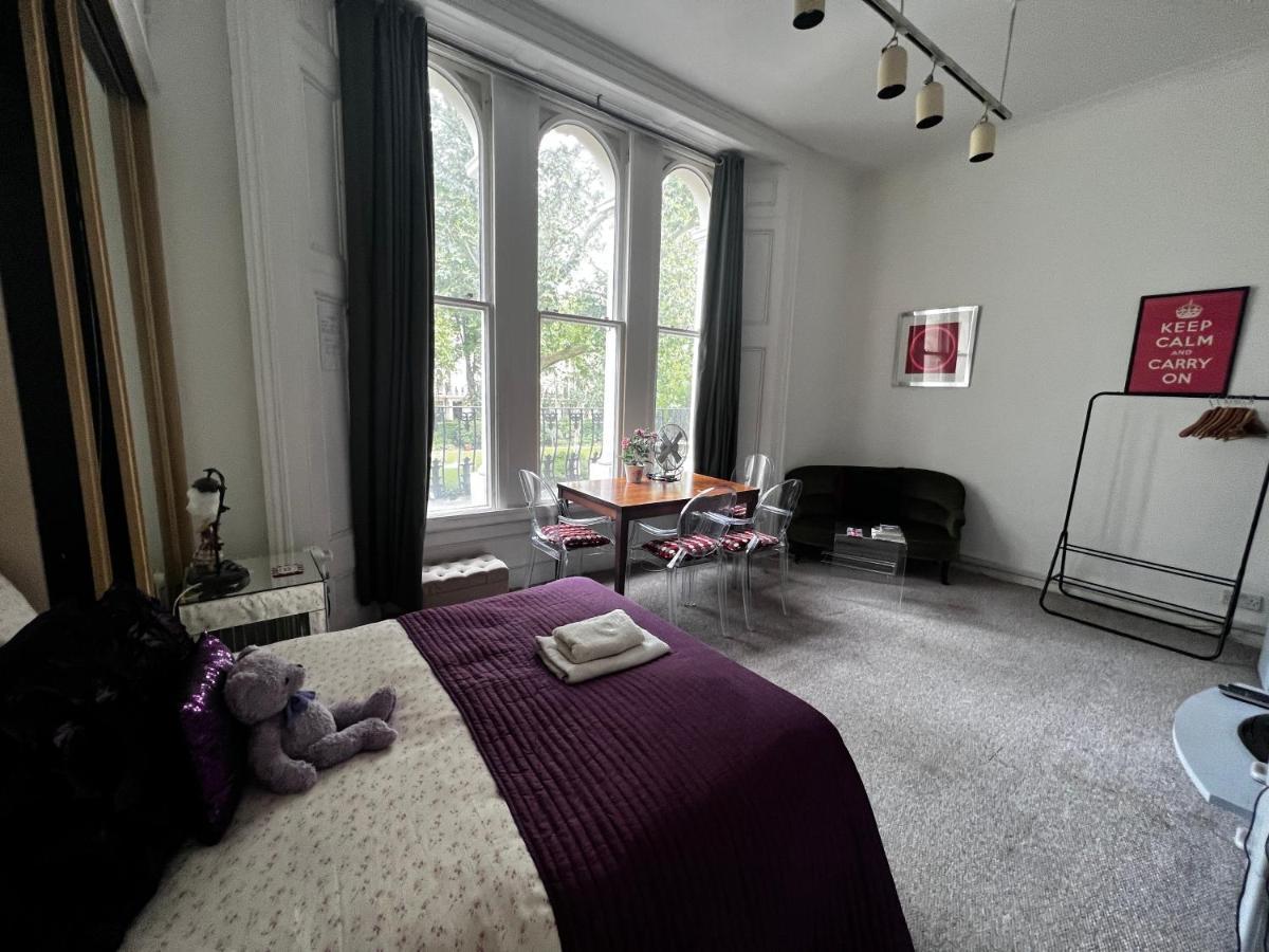 Hyde Park Studio Has Private Balcony With Tranquil Garden View London Eksteriør bilde