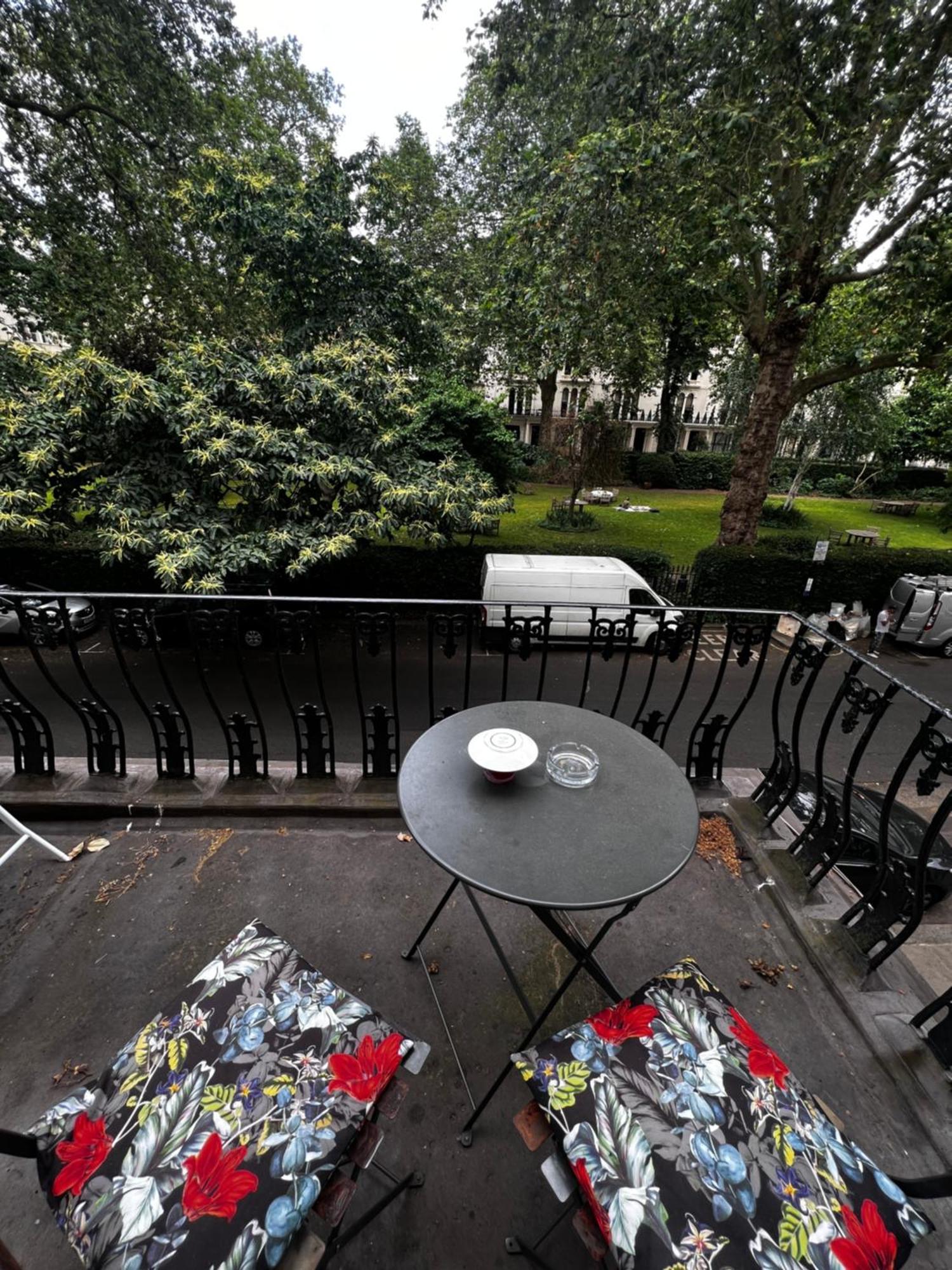 Hyde Park Studio Has Private Balcony With Tranquil Garden View London Eksteriør bilde