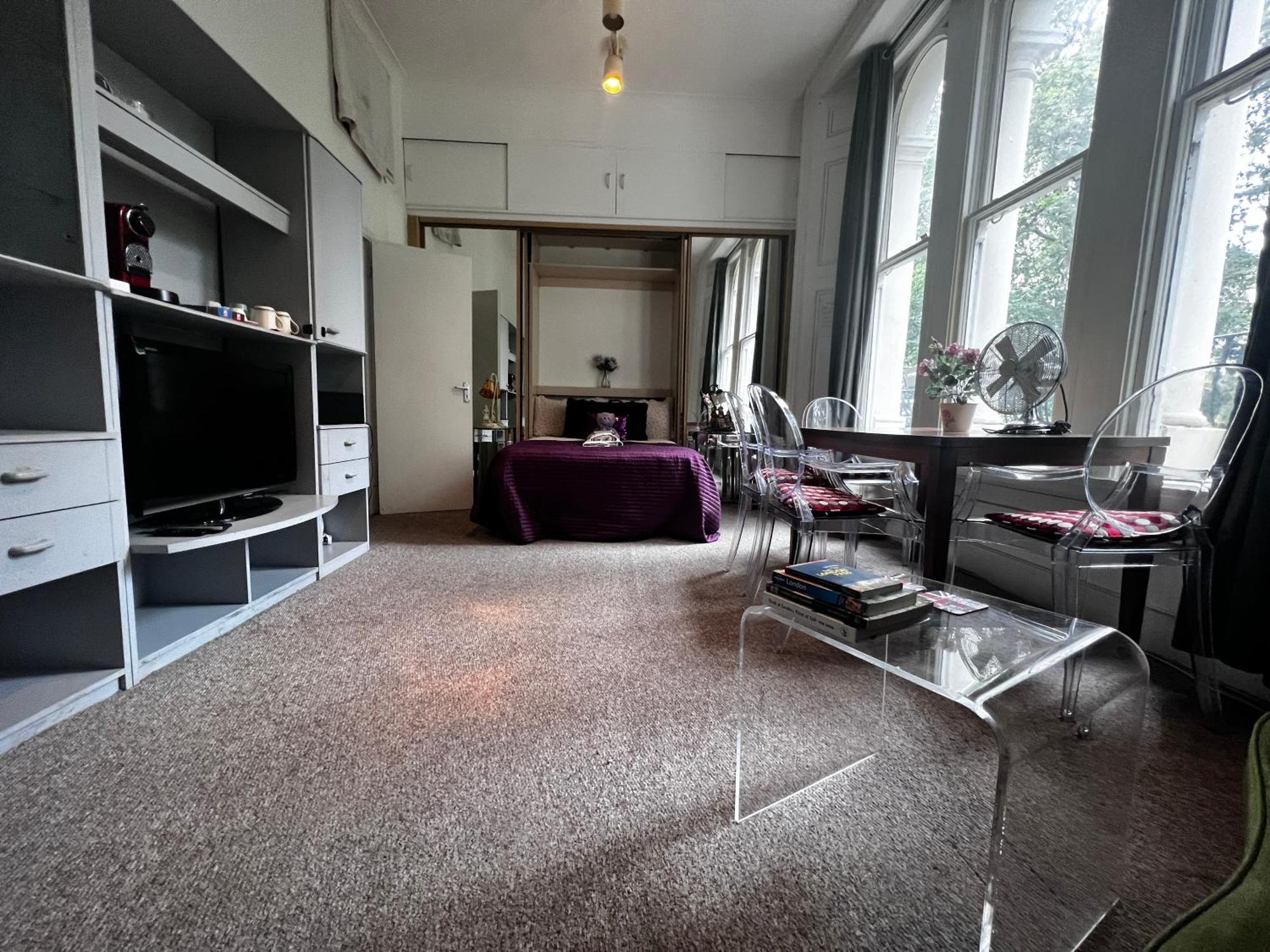 Hyde Park Studio Has Private Balcony With Tranquil Garden View London Eksteriør bilde