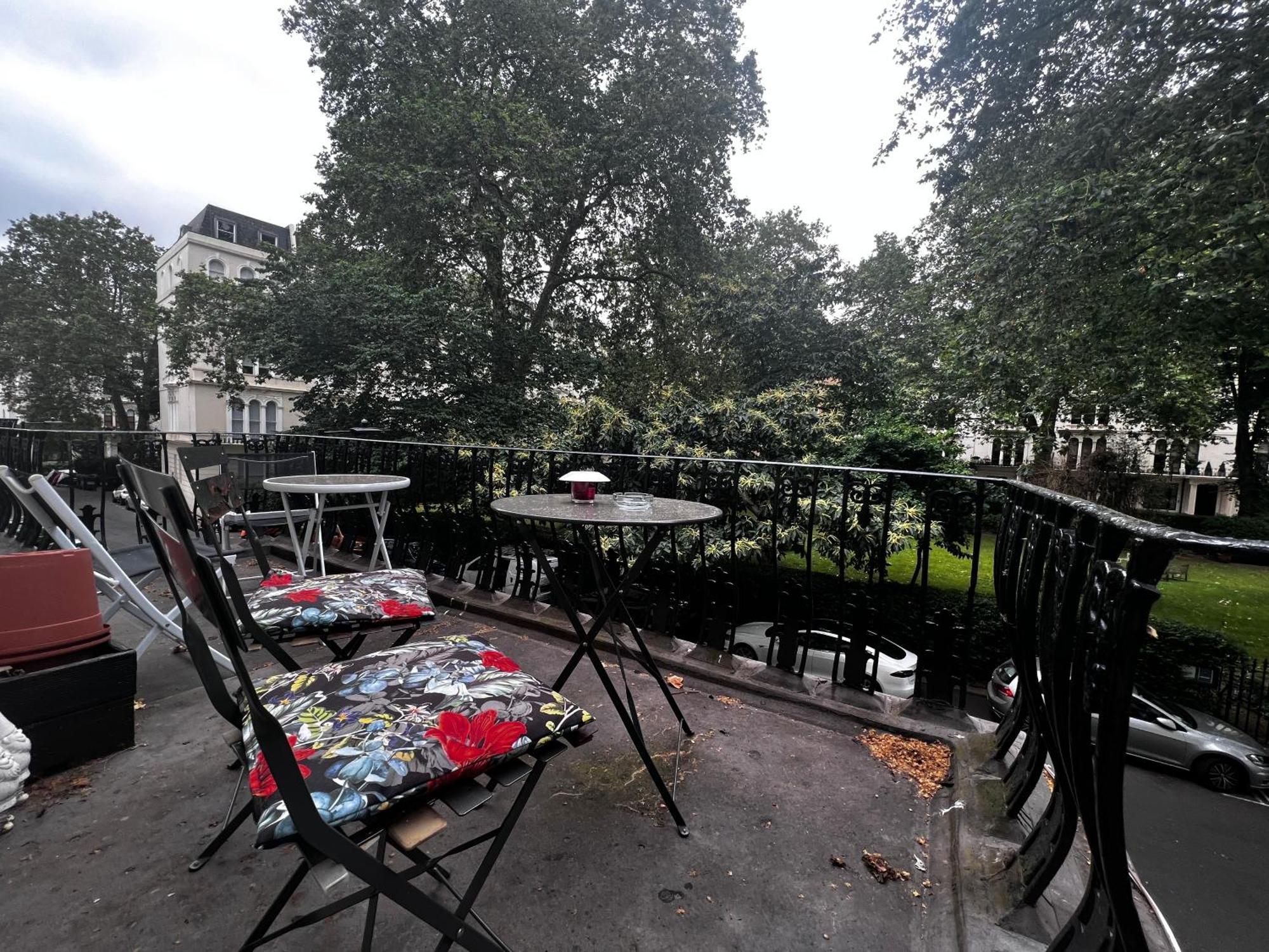 Hyde Park Studio Has Private Balcony With Tranquil Garden View London Eksteriør bilde